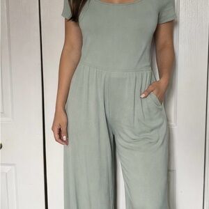 Wide-Leg Short Sleeve two piece in Sage Green